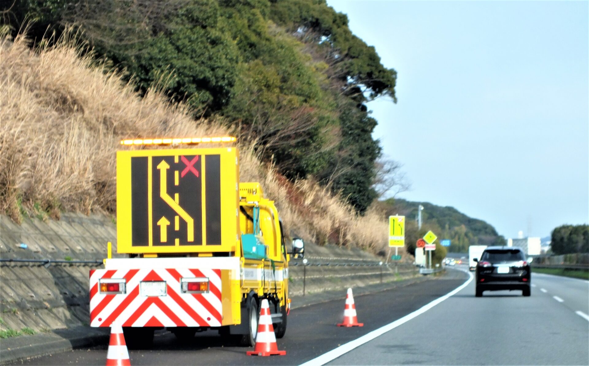 新日本クレストの高速道路・一般道交通規制事業