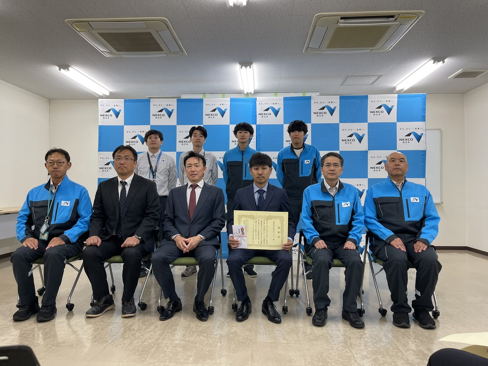 表彰式での集合写真